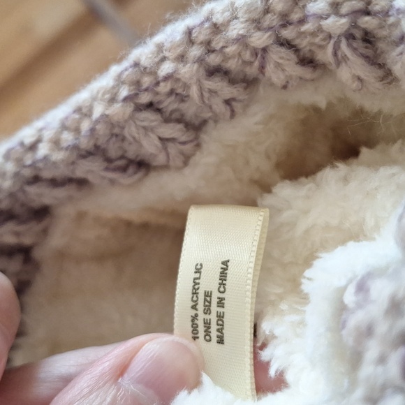 Striped fleece lined pompom hat - Picture 5 of 6